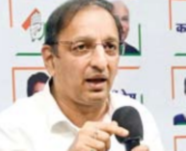 माेदी-फडणवीस ने किसानाें काे खुलेआम ठगा